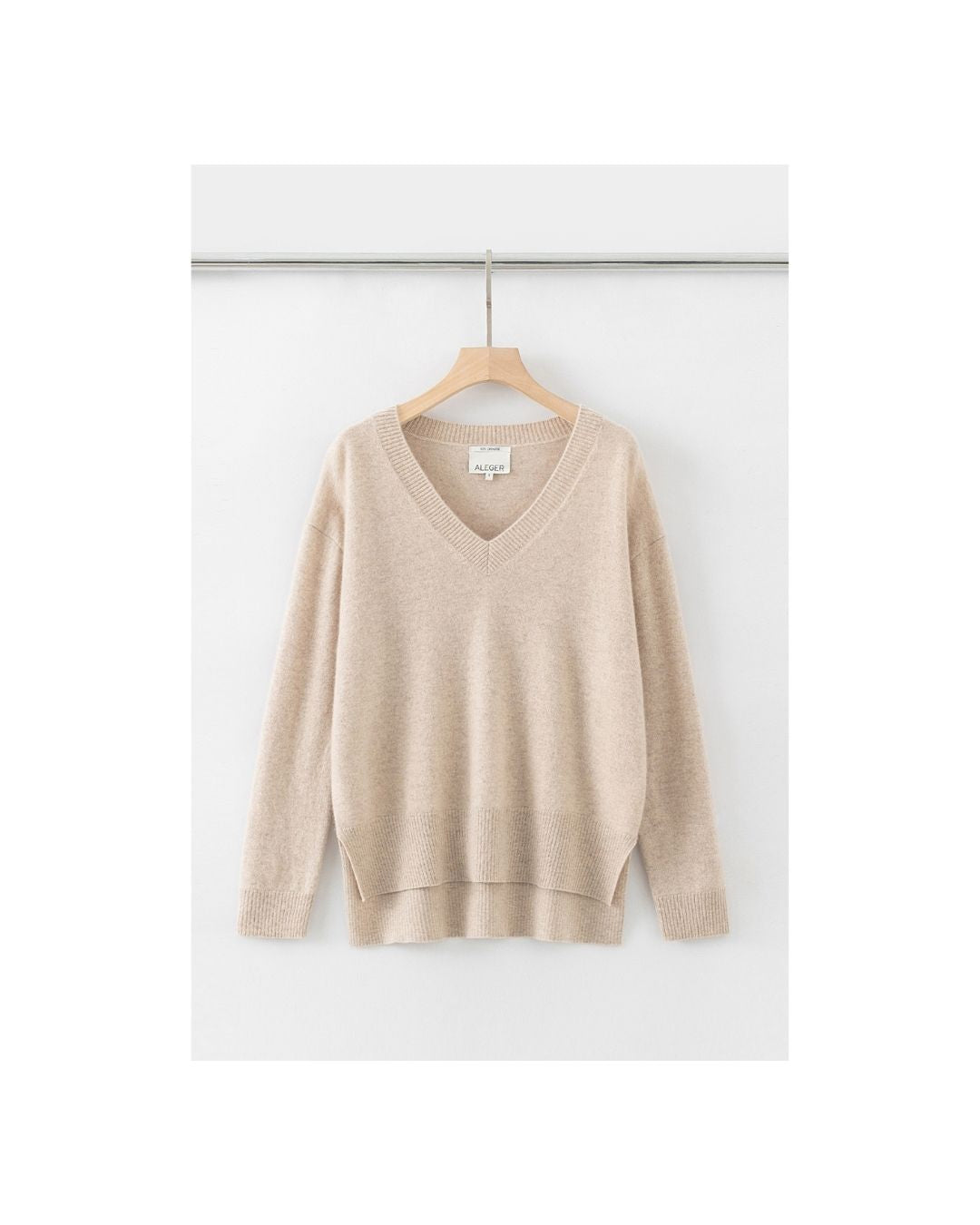 N.21 100% CASHMERE OVERSIZED HIGH LOW V NECK - CHAMPAGNE