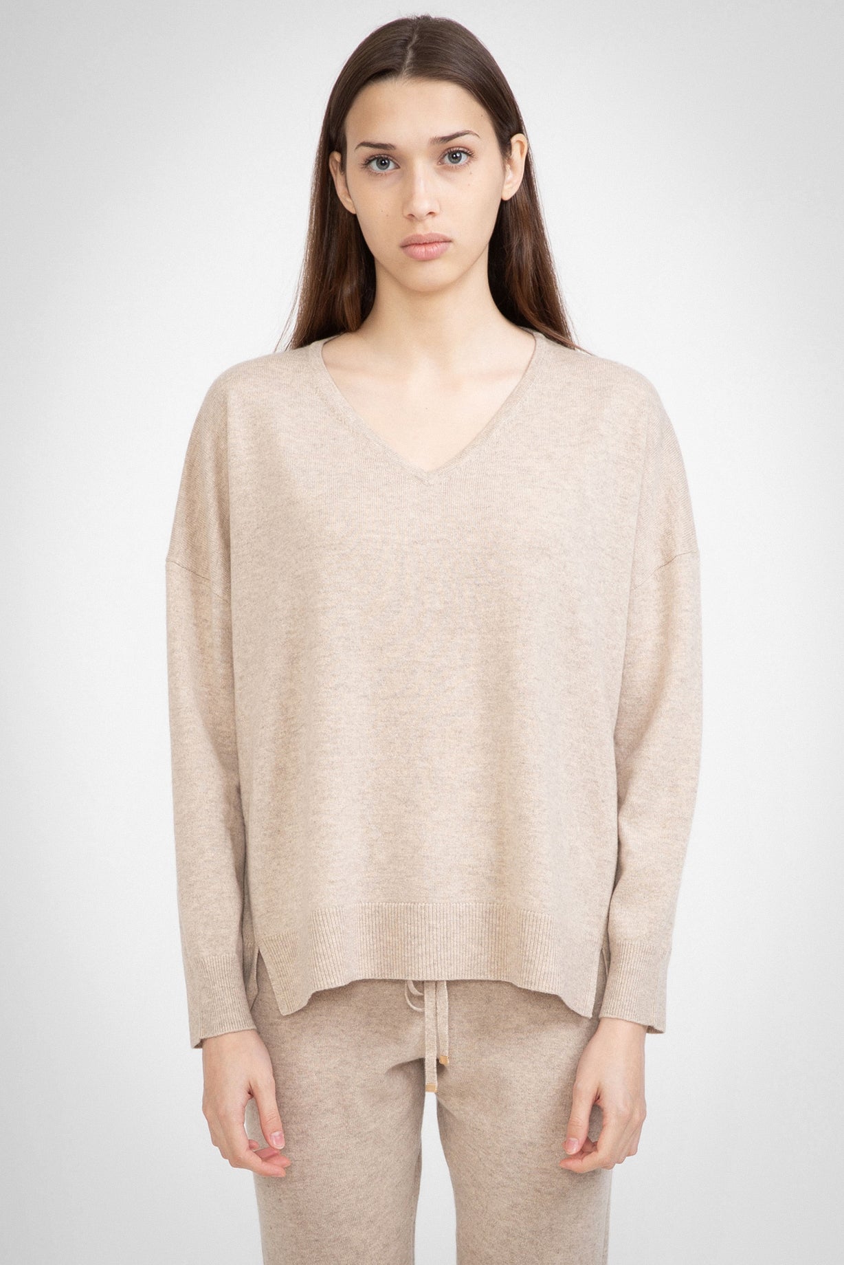 N.29 100% CASHMERE OVERSIZED V NECK - CHAMPAGNE