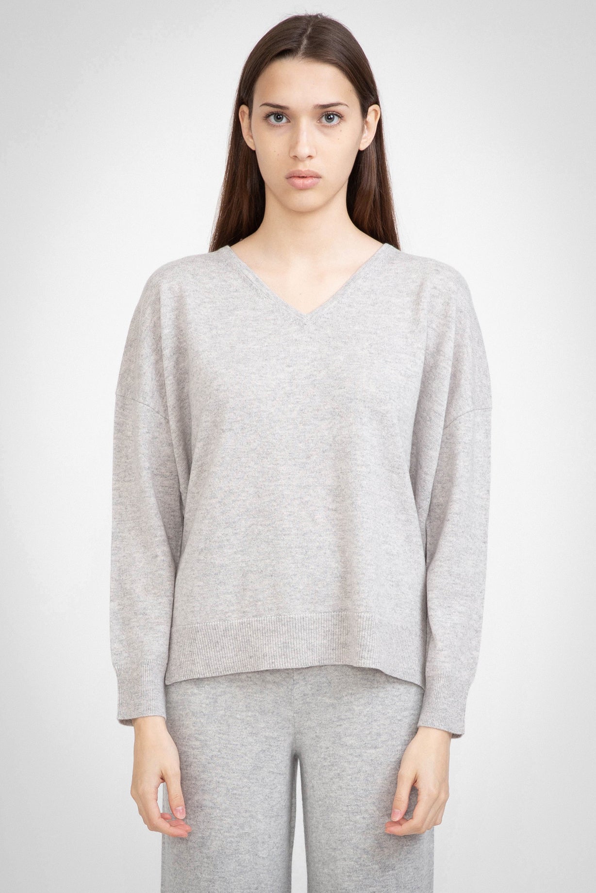 N.29 100% CASHMERE OVERSIZED V NECK - POLAR GREY