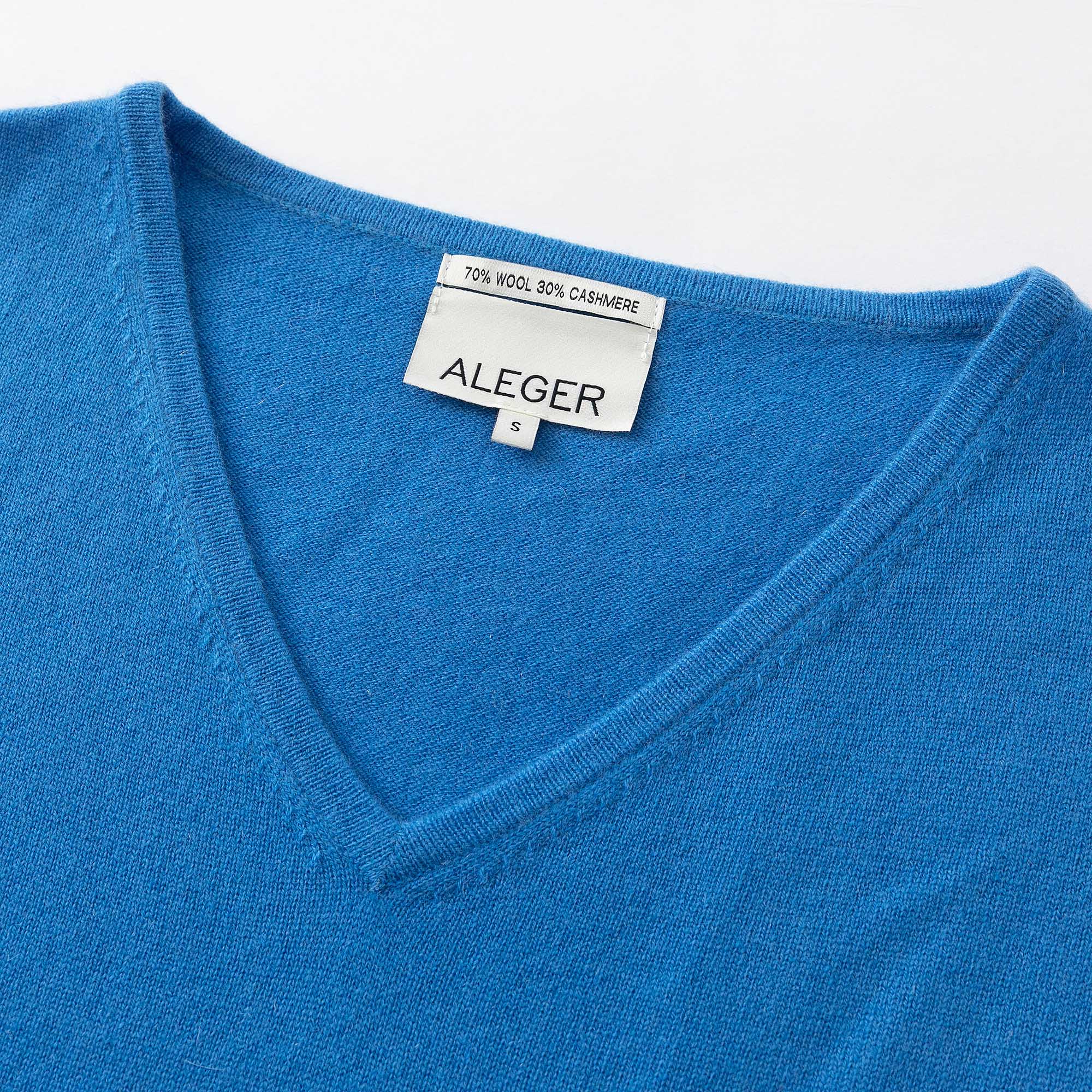 N.29 100% CASHMERE OVERSIZED V NECK-AZURE