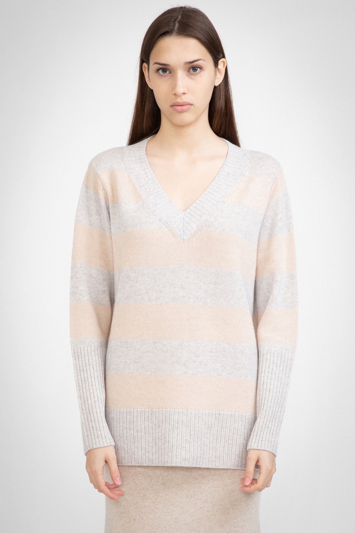 N.104 CASHMERE BLEND WIDE STRIPE DEEP V NECK - GREY/SHELL