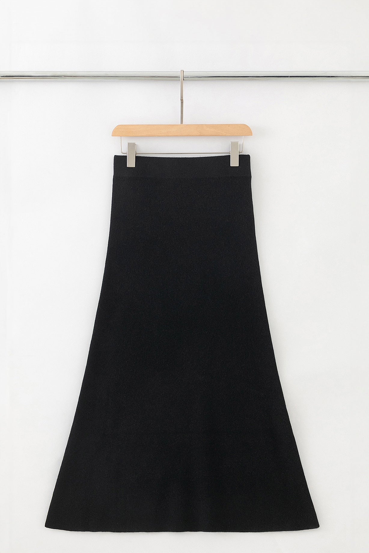 N.28 CASHMERE BLEND RIBBED SLIP SKIRT - BLACK - Only L Left