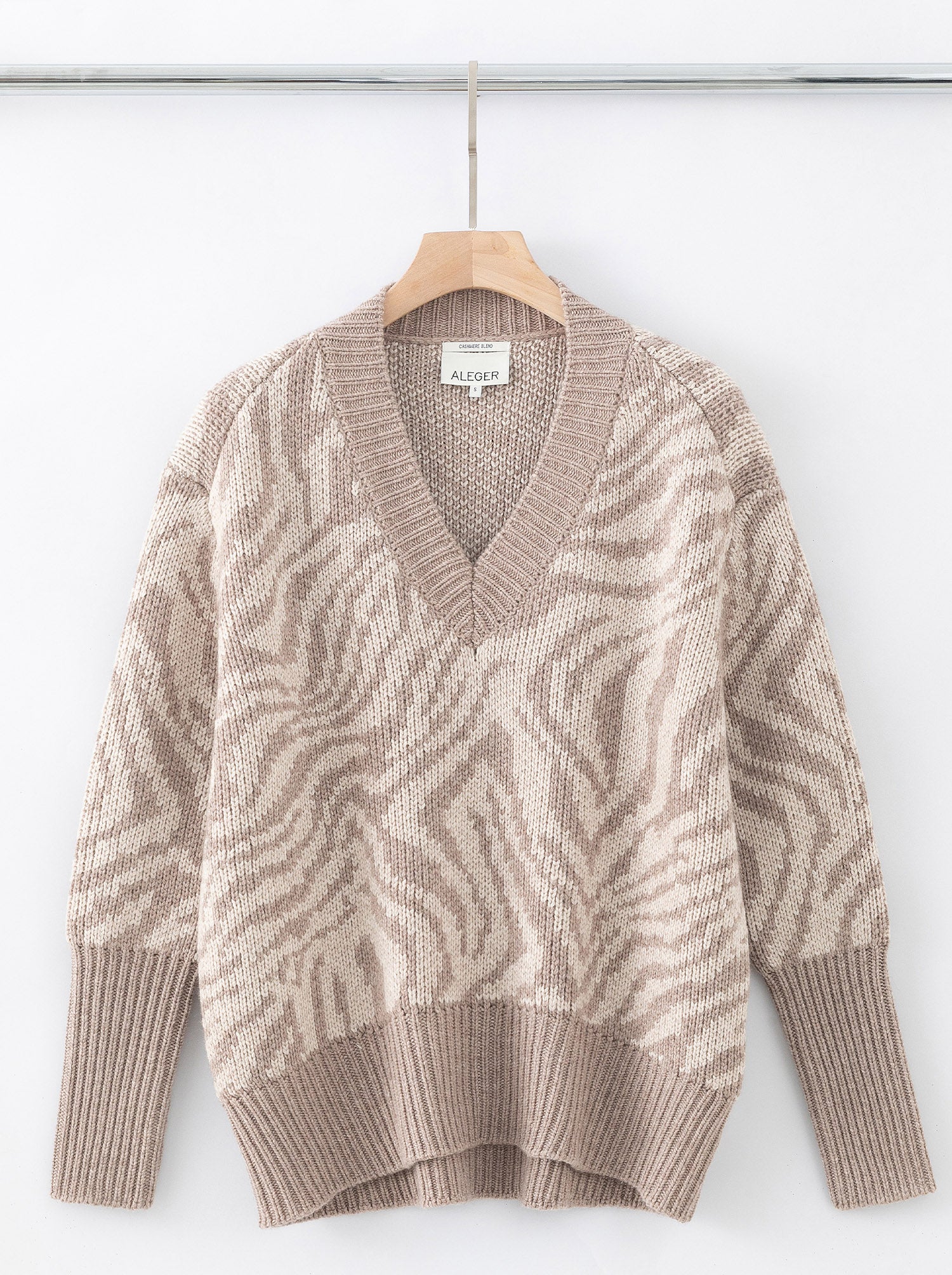 SAMPLE-N.115 WAVY STRIPE V SWEATER - SIZE S