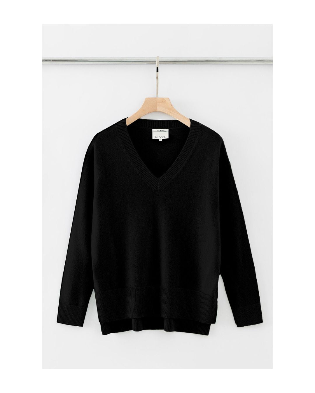 N.21 CASHMERE + PIMA COTTON OVERSIZED HIGH LOW V NECK - BLACK