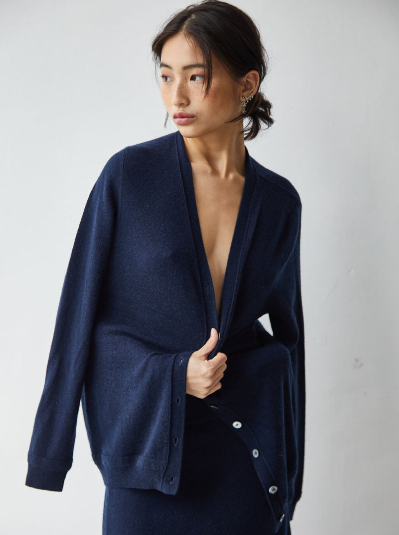 N.05 CASHMERE BLEND OVERSIZED CARDIGAN - MIDNIGHT - Only L Left